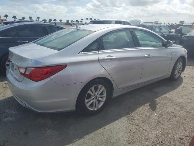 Photo 3 from auction – 2013 HYUNDAI SONATA GLS with VIN 5NPEB4AC4DH679263