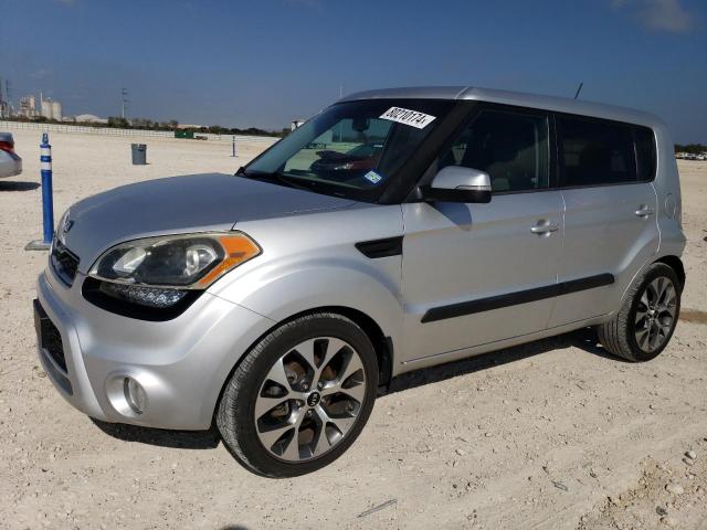 KIA SOUL + 2013 with VIN KNDJT2A6XD7520763 - Photo from auction