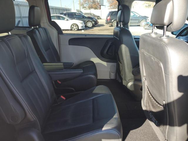 Photo 11 from auction – 2016 CHRYSLER TOWN & COU with VIN 2C4RC1BG7GR189261