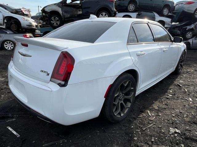 Фото 4 с аукциона – 2017 CHRYSLER 300 S с VIN 2C3CCABG5HH669008