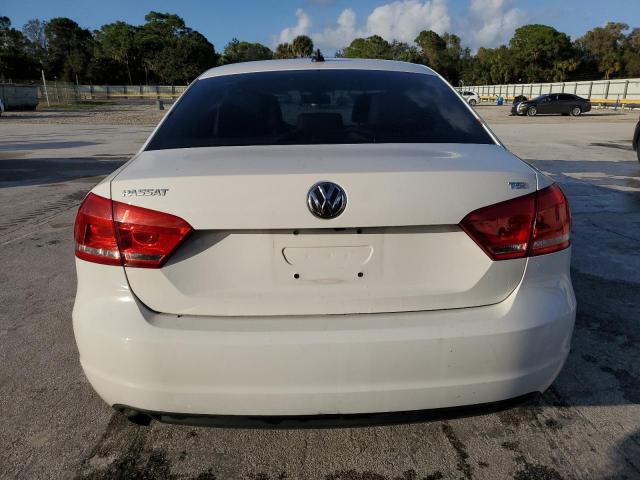 Photo 6 from auction – 2015 VOLKSWAGEN PASSAT S with VIN 1VWAS7A32FC115123