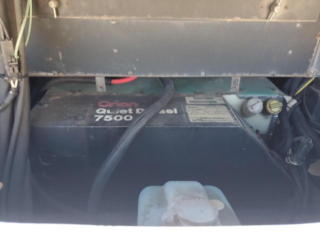 Photo 7 from auction – 2001 WINNEBAGO JOURNEY with VIN 4UZ6XJCA8YCH31350