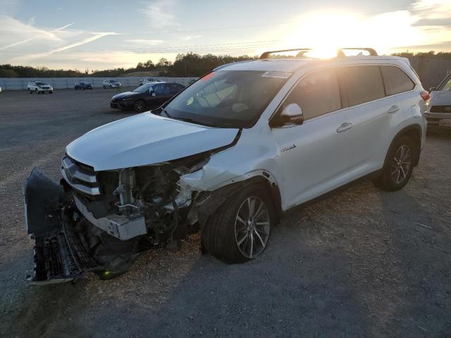 TOYOTA HIGHLANDER 2019 with VIN 5TDJGRFH8KS057323 - Photo from auction