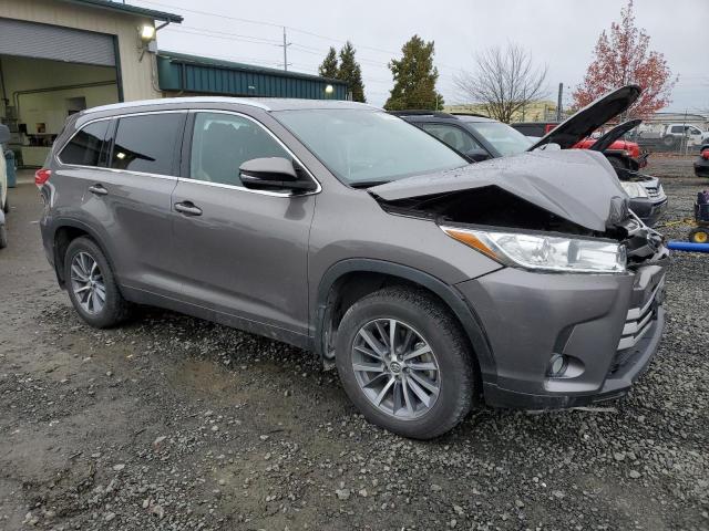 Photo 4 from auction – 2019 TOYOTA HIGHLANDER with VIN 5TDJZRFH7KS991239