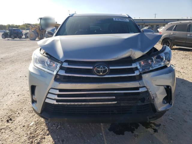 Photo 5 from auction – 2019 TOYOTA HIGHLANDER with VIN 5TDJZRFH4KS956707