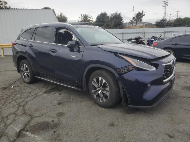 Фото 4 с аукциона – 2021 TOYOTA HIGHLANDER с VIN 5TDHBRCH3MS535877