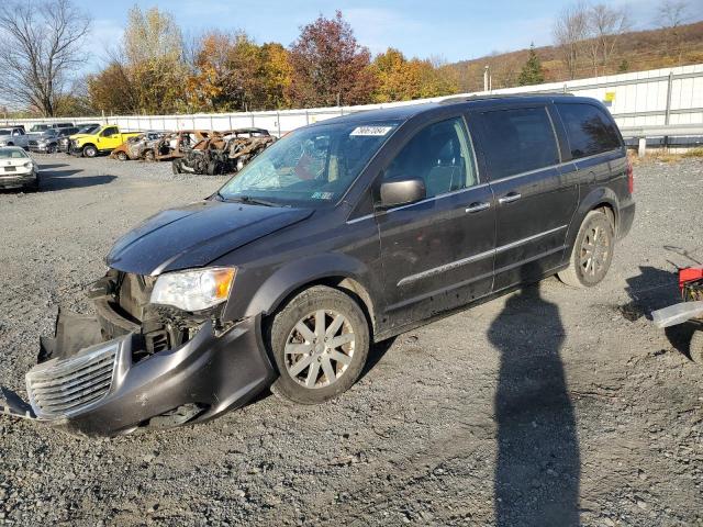 CHRYSLER TOWN & COU 2015 with VIN 2C4RC1BG6FR743632 - Photo from auction