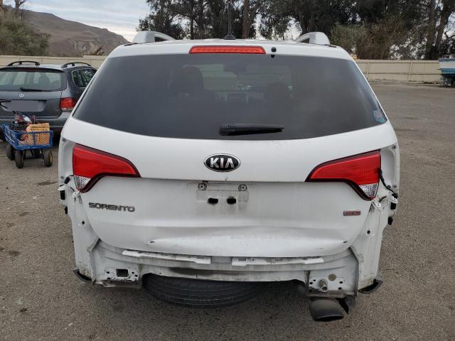 Photo 6 from auction – 2015 KIA SORENTO LX with VIN 5XYKT3A68FG659063