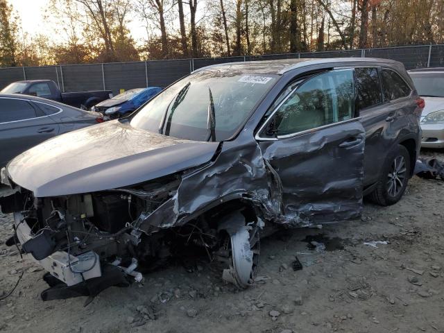 TOYOTA HIGHLANDER 2018 with VIN 5TDJZRFH0JS490143 - Photo from auction
