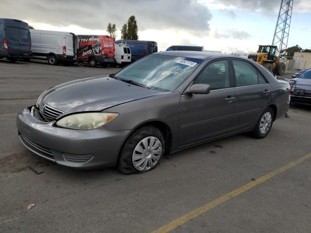 TOYOTA CAMRY LE 2005 with VIN 4T1BE32K15U991747 - Photo from auction