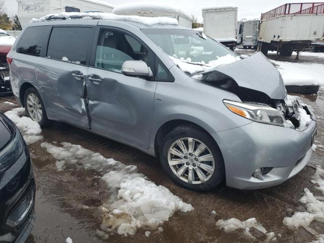 Photo 4 from auction – 2017 TOYOTA SIENNA XLE with VIN 5TDDZ3DC0HS155668