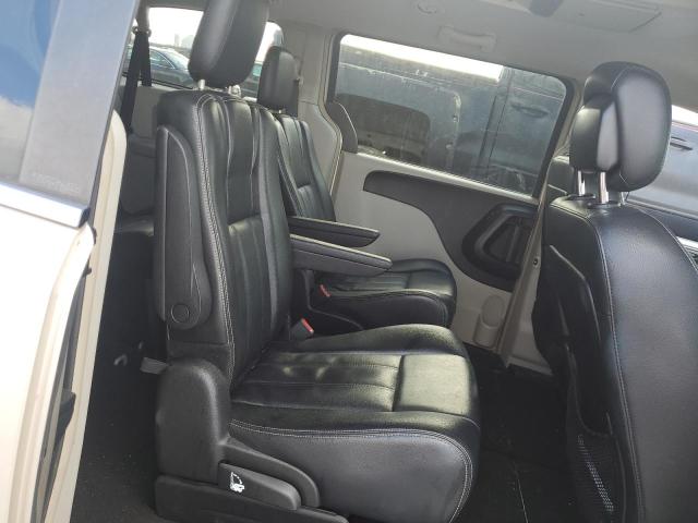 Photo 11 from auction – 2013 CHRYSLER TOWN & COU with VIN 2C4RC1BG8DR674875