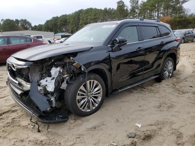 TOYOTA HIGHLANDER 2022 with VIN 5TDFZRBH0NS238748 - Photo from auction