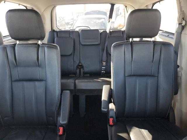 Photo 10 from auction – 2016 CHRYSLER TOWN & COU with VIN 2C4RC1BG7GR189261