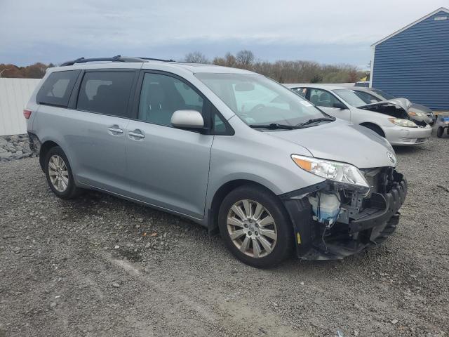 Photo 4 from auction – 2015 TOYOTA SIENNA XLE with VIN 5TDDK3DC2FS126755