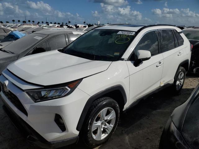 TOYOTA RAV4 XLE 2019 with VIN JTMW1RFV8KD018434 - Photo from auction
