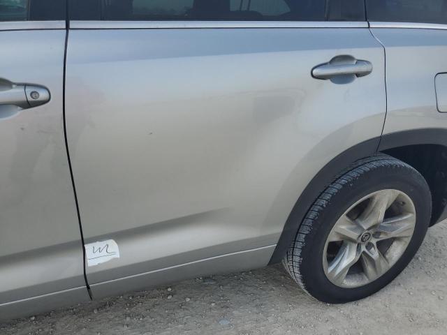 Zdjęcie 13 z aukcji – 2016 TOYOTA HIGHLANDER z VIN 5TDYKRFH2GS138418