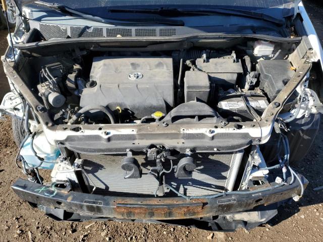 Photo 12 from auction – 2014 TOYOTA SIENNA XLE with VIN 5TDYK3DC6ES412589