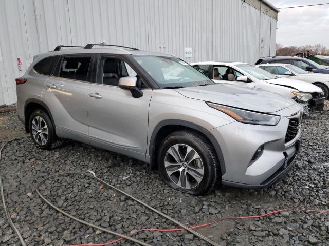 Photo 4 from auction – 2022 TOYOTA HIGHLANDER with VIN 5TDGZRBH2NS575412