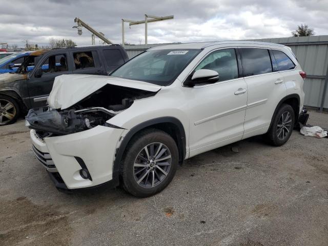 TOYOTA HIGHLANDER 2017 with VIN 5TDJZRFH7HS520300 - Photo from auction