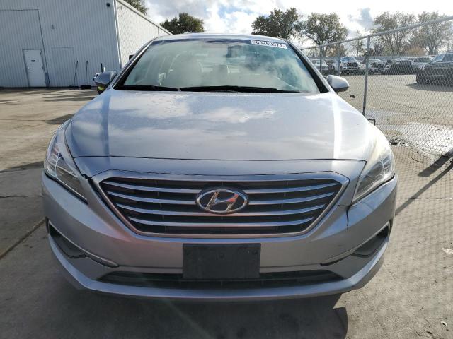 Photo 5 from auction – 2017 HYUNDAI SONATA SE with VIN 5NPE24AF2HH530155