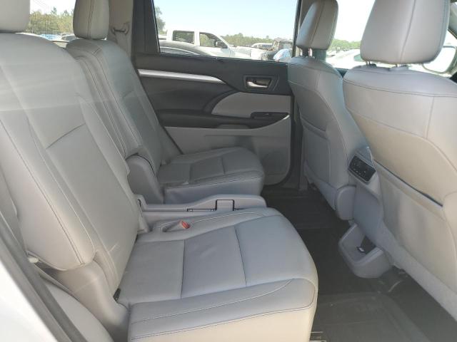 Photo 11 from auction – 2018 TOYOTA HIGHLANDER with VIN 5TDKZRFH9JS527842