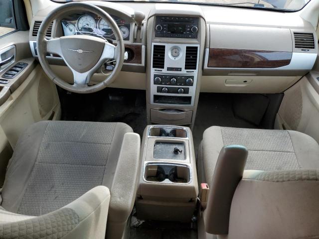 Photo 8 from auction – 2010 CHRYSLER TOWN & COU with VIN 2A4RR5D18AR148704