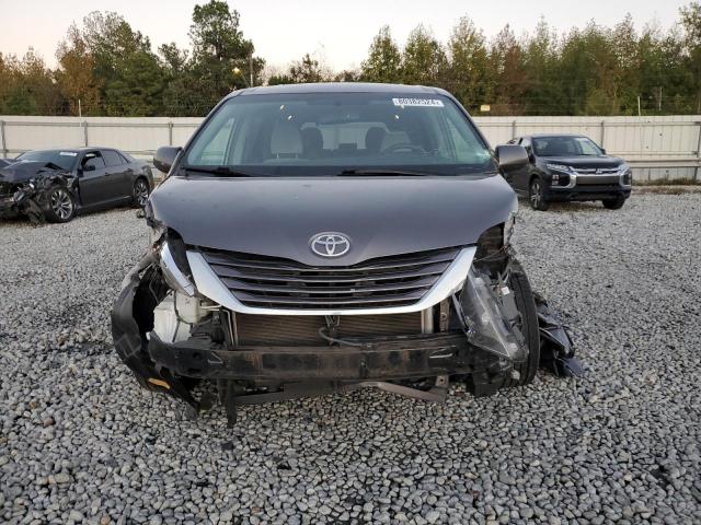 Photo 5 from auction – 2017 TOYOTA SIENNA LE with VIN 5TDKZ3DC0HS794477