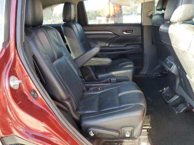 Photo 11 from auction – 2018 TOYOTA HIGHLANDER with VIN 5TDKZRFH5JS531483