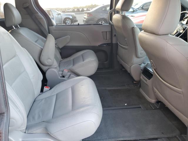 Photo 11 from auction – 2016 TOYOTA SIENNA XLE with VIN 5TDDK3DC9GS142193