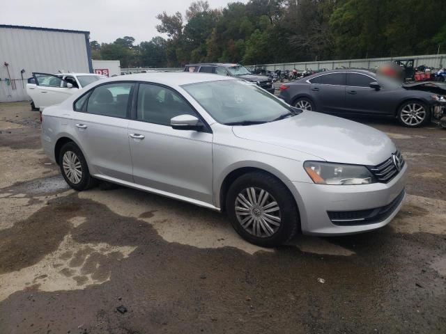 Photo 4 from auction – 2014 VOLKSWAGEN PASSAT S with VIN 1VWAS7A30EC105639