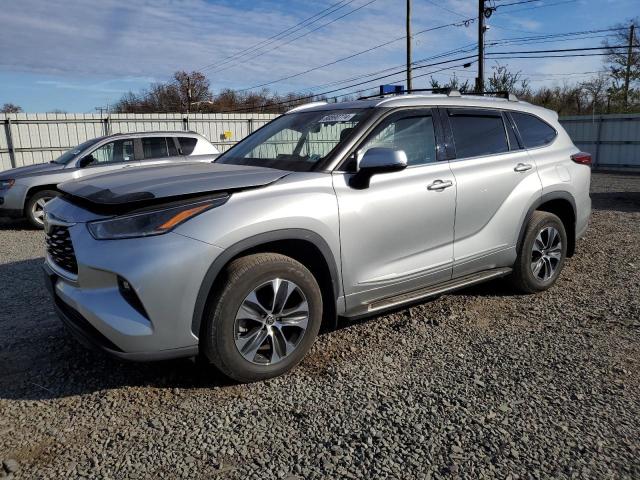 TOYOTA HIGHLANDER 2021 with VIN 5TDHZRBH2MS114830 - Photo from auction