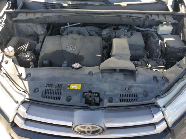 Photo 12 from auction – 2018 TOYOTA HIGHLANDER with VIN 5TDJZRFH7JS495940