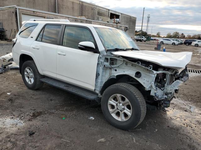 Photo 4 from auction – 2018 TOYOTA 4RUNNER SR with VIN JTEBU5JR0J5554095
