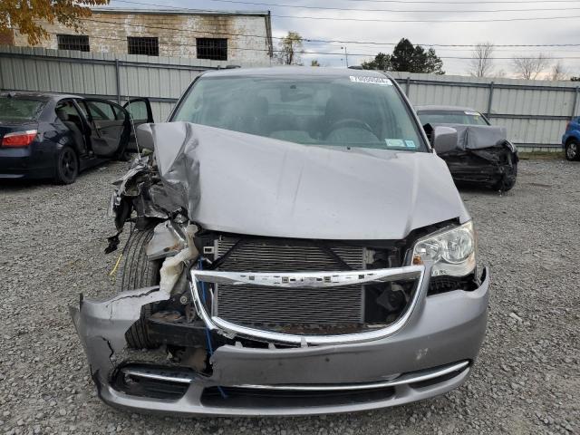 Photo 5 from auction – 2016 CHRYSLER TOWN & COU with VIN 2C4RC1BG7GR129044