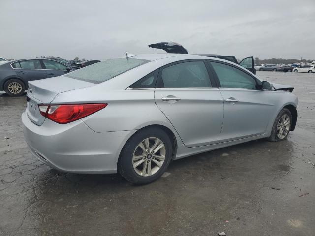 Photo 3 from auction – 2011 HYUNDAI SONATA GLS with VIN 5NPEB4AC7BH223707
