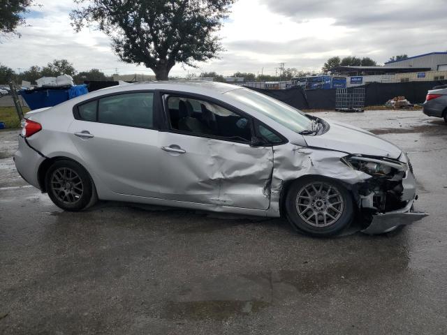 Photo 4 from auction – 2015 KIA FORTE LX with VIN KNAFK4A60F5291638