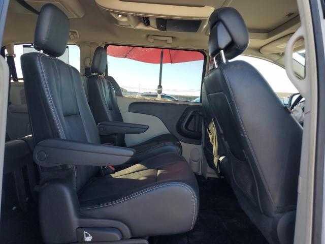 Photo 11 from auction – 2016 CHRYSLER TOWN & COU with VIN 2C4RC1CG5GR302963