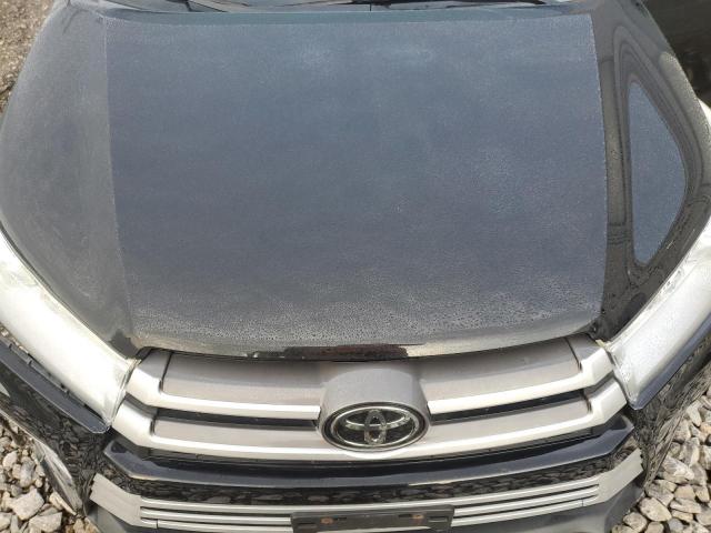 Foto 12 de la subasta – 2018 TOYOTA HIGHLANDER con VIN 5TDJZRFH5JS557612