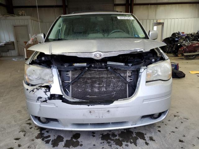 Photo 5 from auction – 2010 CHRYSLER TOWN & COU with VIN 2A4RR5D17AR337649