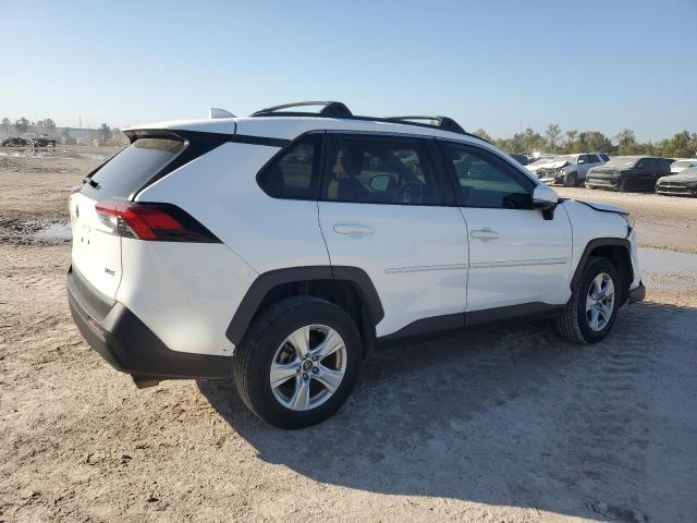 Photo 3 from auction – 2019 TOYOTA RAV4 XLE with VIN 2T3W1RFV2KW008940