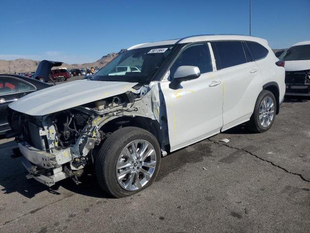 TOYOTA HIGHLANDER 2022 with VIN 5TDDZRBH8NS214821 - Photo from auction