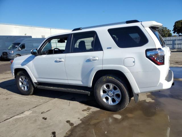 Photo 2 from auction – 2024 TOYOTA 4RUNNER SR with VIN JTEEU5JR0R5314960