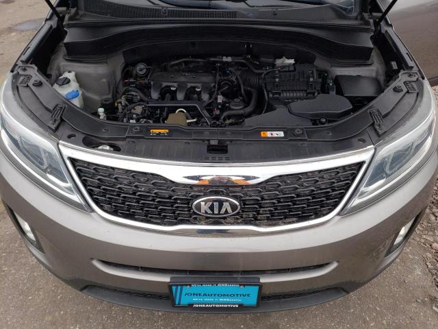 Photo 12 from auction – 2015 KIA SORENTO LX with VIN 5XYKTDA71FG612021