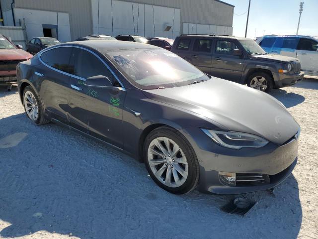 Photo 4 from auction – 2017 TESLA MODEL S with VIN 5YJSA1E23HF226049