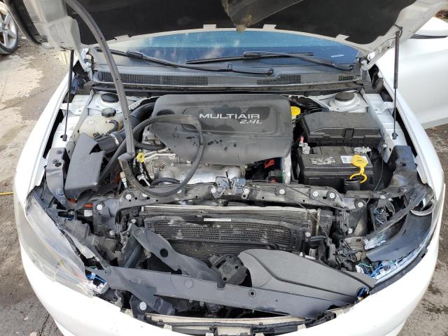 Photo 11 from auction – 2016 CHRYSLER 200 LIMITE with VIN 1C3CCCAB0GN156563