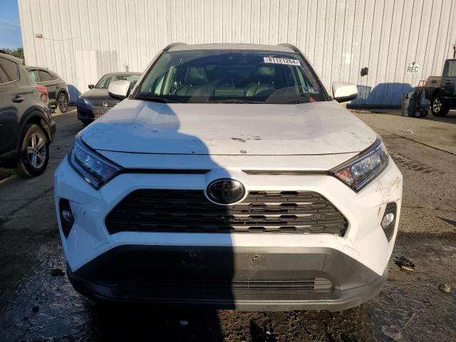 صورة رقم 5 من المزاد - 2019 TOYOTA RAV4 XLE مع VIN JTMP1RFV3KD503486