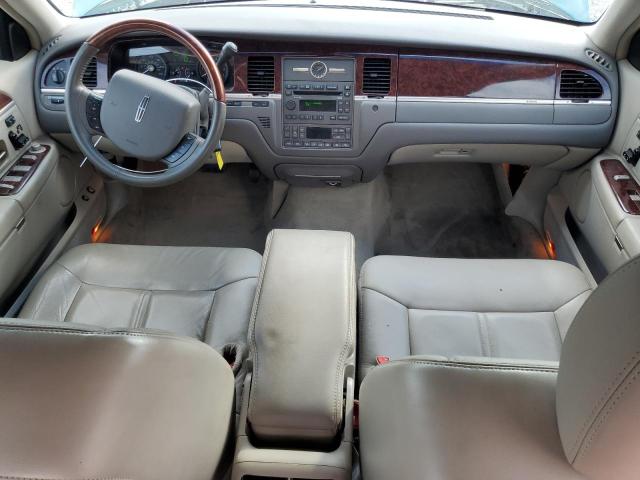 Photo 8 from auction – 2010 LINCOLN TOWN CAR S with VIN 2LNBL8CV9AX619085