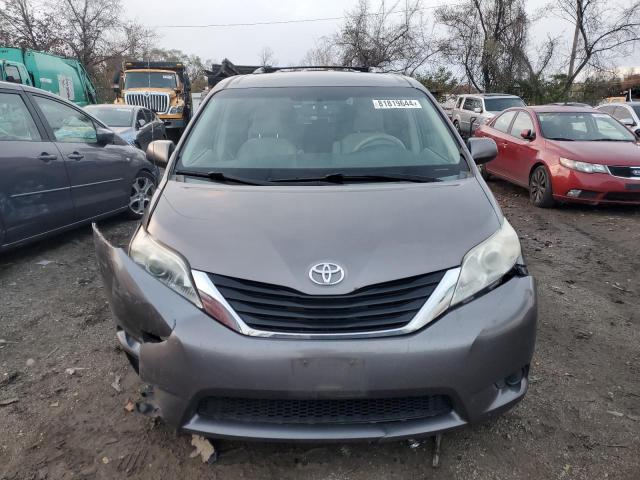 Foto 5 de la subasta – 2013 TOYOTA SIENNA LE con VIN 5TDKK3DC8DS345675