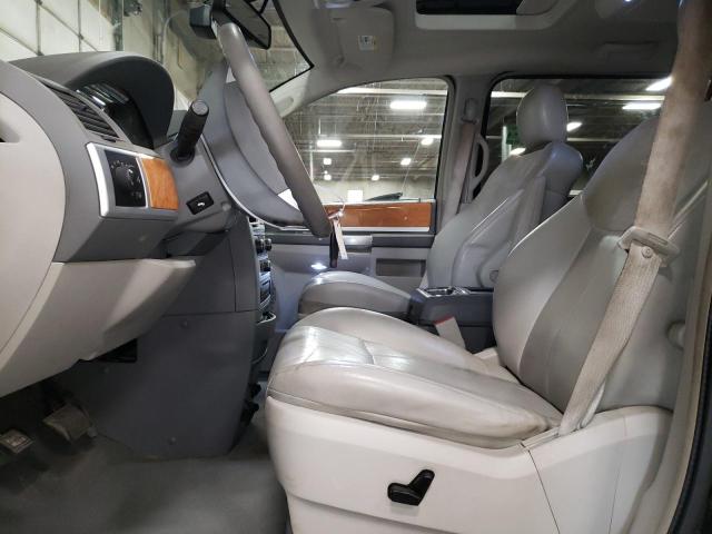Photo 7 from auction – 2010 CHRYSLER TOWN & COU with VIN 2A4RR6DX2AR148076